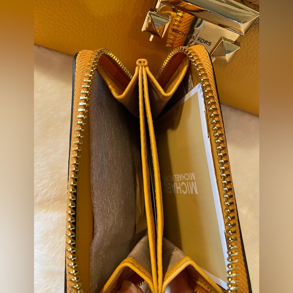 MICHAEL KORS WHITNEY MEDIUM FLAP TOP HANDLE SATCHEL+MATCHING WALLET - Picture 10 of 13